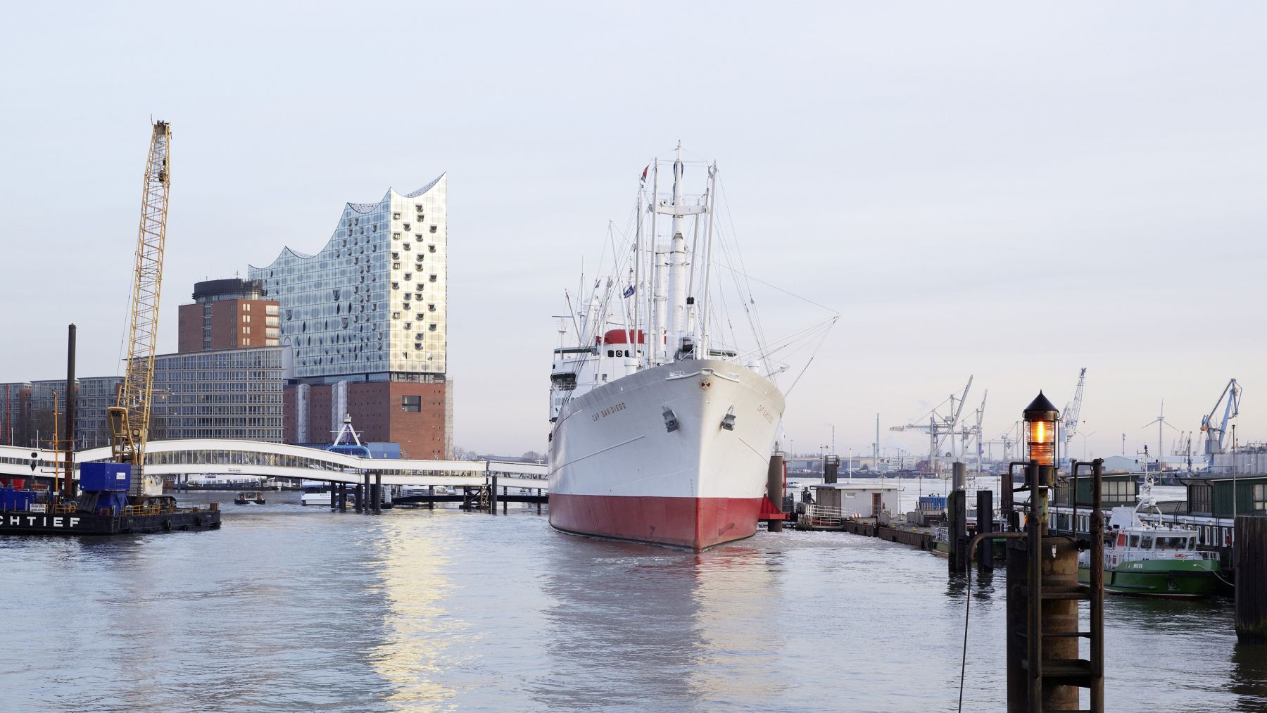 Projektentwicklung_Elbphilharmonie_Querformat_Ralf Buscher_rb.skyliving.eph14.5648