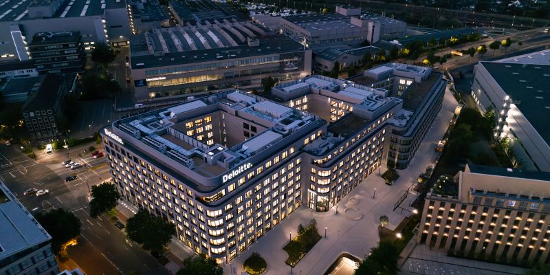 Heinrich Campus aussen vorab 05